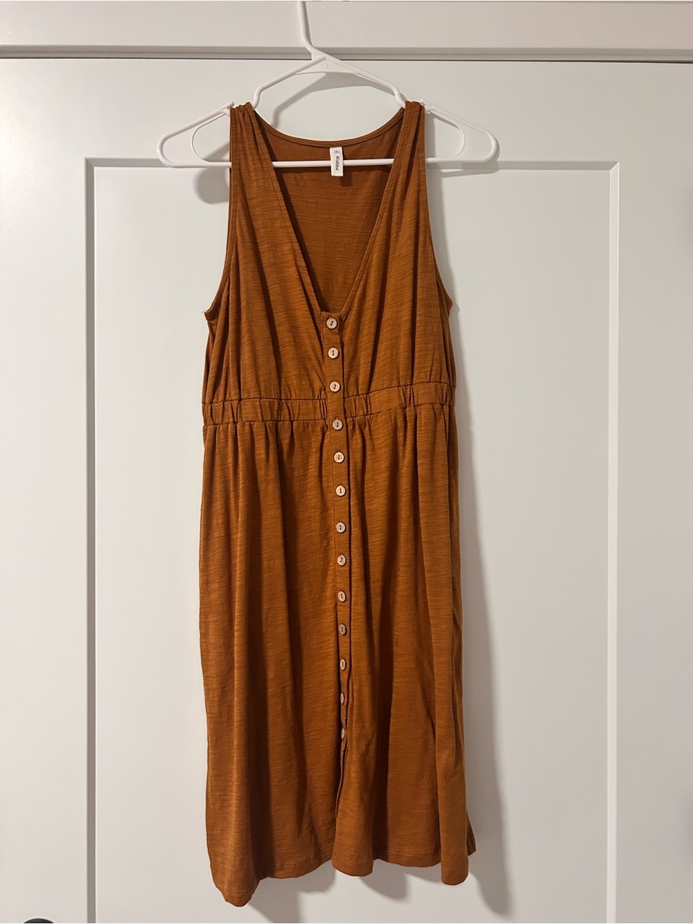 Wishlist Sleeveless Button-Front Midi Dress in Rust Brown